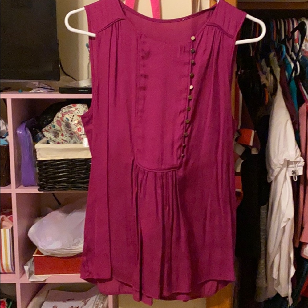 Sleeveless blouse